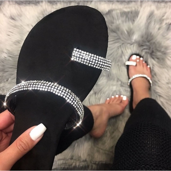 𝘽𝙖𝙘𝙠 𝙄𝙣 𝙎𝙩𝙤𝙘𝙠!💎Luxe Diamonds Sandal - Picture 3 of 7